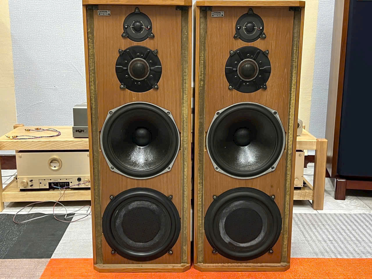 Đôi loa Celestion Ditton 66 mặt cây mũi to,